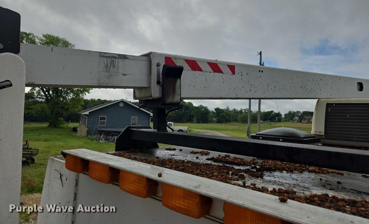 image for item DU7811 2002 Ford F450 Super Duty bucket truck