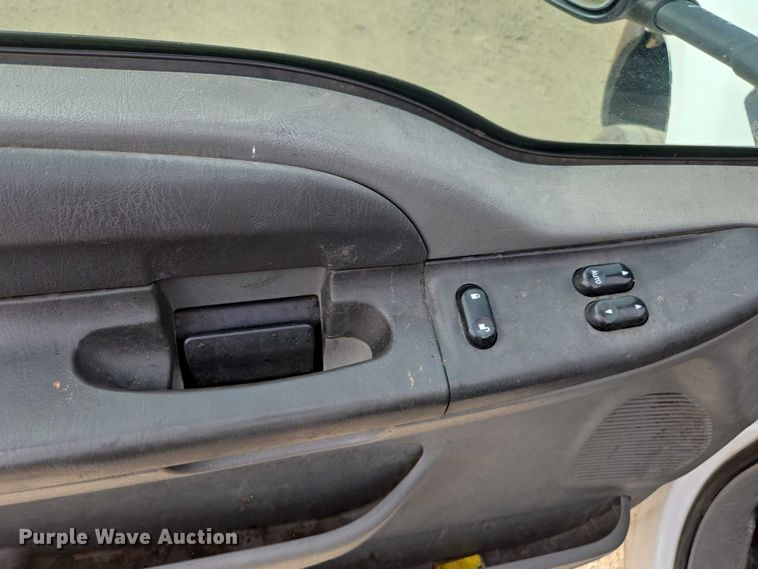 image for item DU7811 2002 Ford F450 Super Duty bucket truck