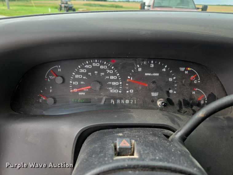 image for item DU7811 2002 Ford F450 Super Duty bucket truck