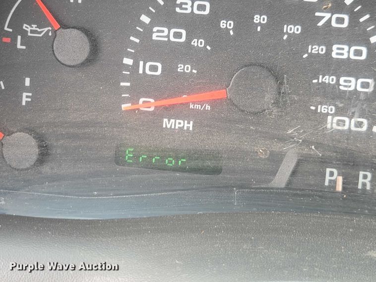 image for item DU7811 2002 Ford F450 Super Duty bucket truck