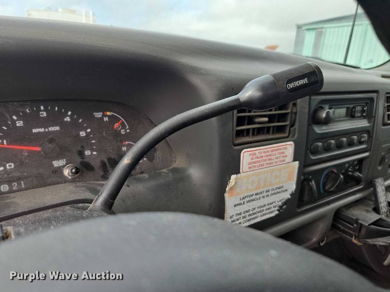 image for item DU7811 2002 Ford F450 Super Duty bucket truck