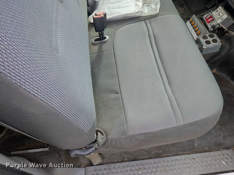 image for item DU7811 2002 Ford F450 Super Duty bucket truck