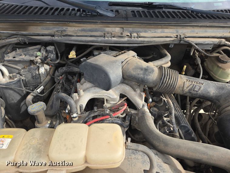 image for item DU7811 2002 Ford F450 Super Duty bucket truck