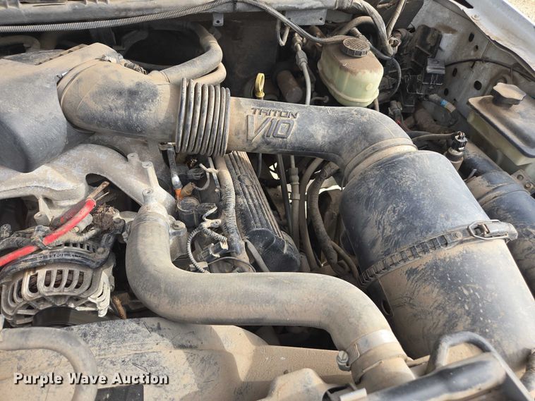 image for item DU7811 2002 Ford F450 Super Duty bucket truck