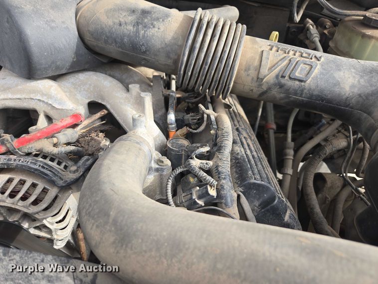 image for item DU7811 2002 Ford F450 Super Duty bucket truck