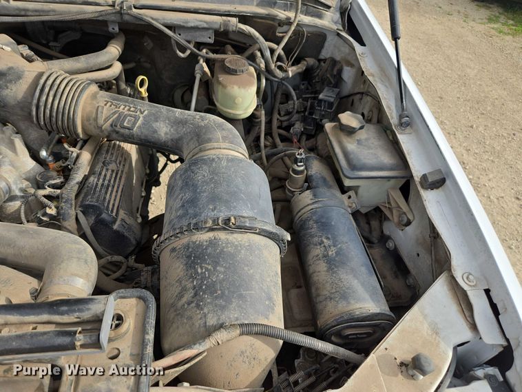 image for item DU7811 2002 Ford F450 Super Duty bucket truck