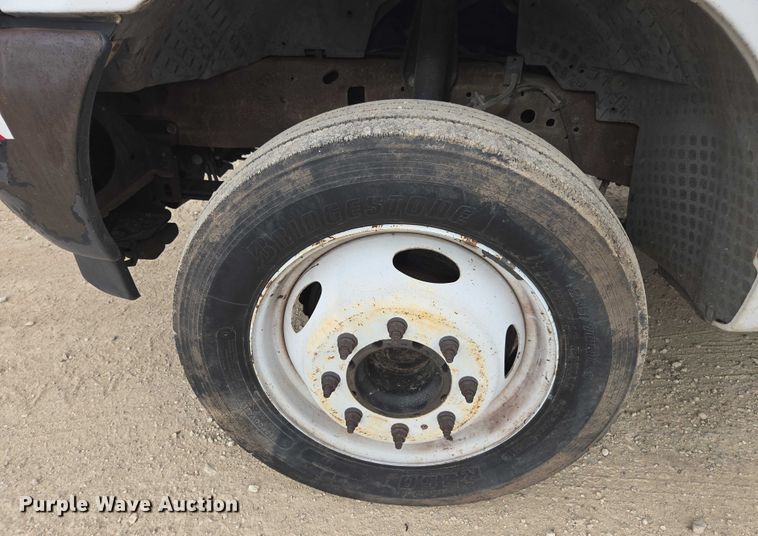 image for item DU7811 2002 Ford F450 Super Duty bucket truck