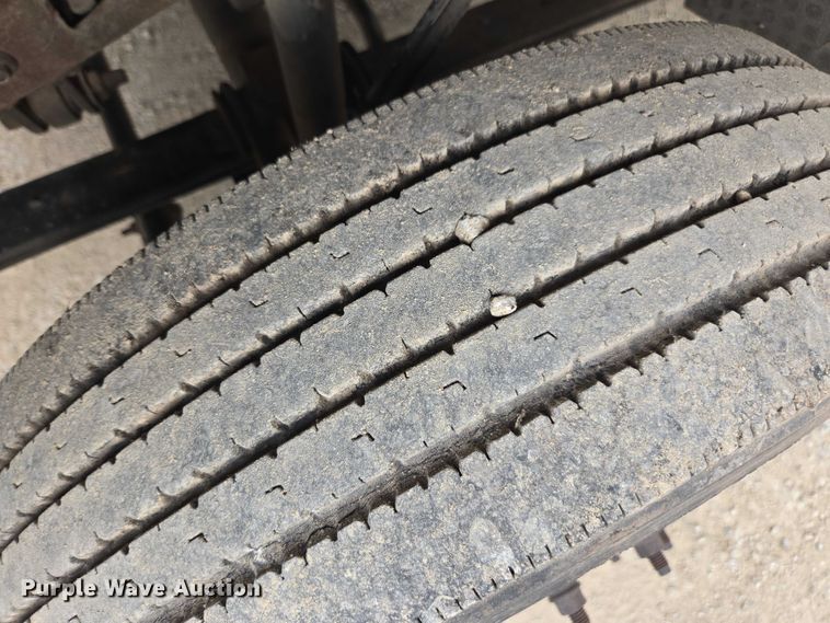 image for item DU7811 2002 Ford F450 Super Duty bucket truck