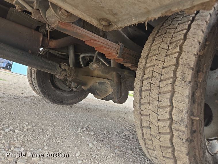 image for item DU7811 2002 Ford F450 Super Duty bucket truck