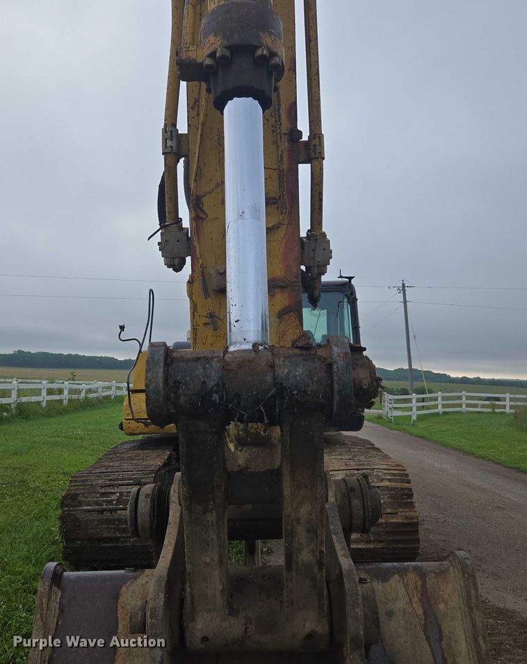 image for item DU7825 2005 Caterpillar 330CL excavator