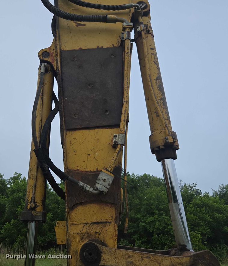 image for item DU7825 2005 Caterpillar 330CL excavator