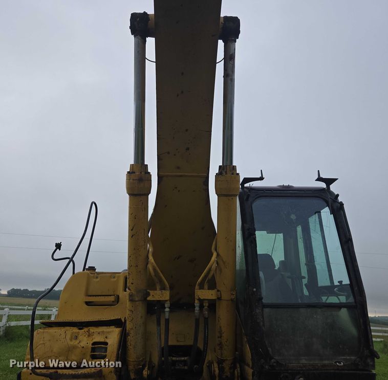 image for item DU7825 2005 Caterpillar 330CL excavator