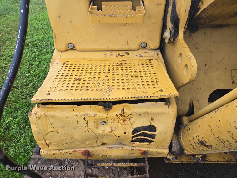 image for item DU7825 2005 Caterpillar 330CL excavator