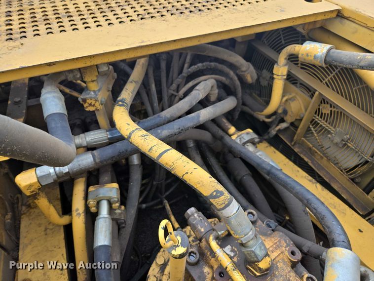 image for item DU7825 2005 Caterpillar 330CL excavator