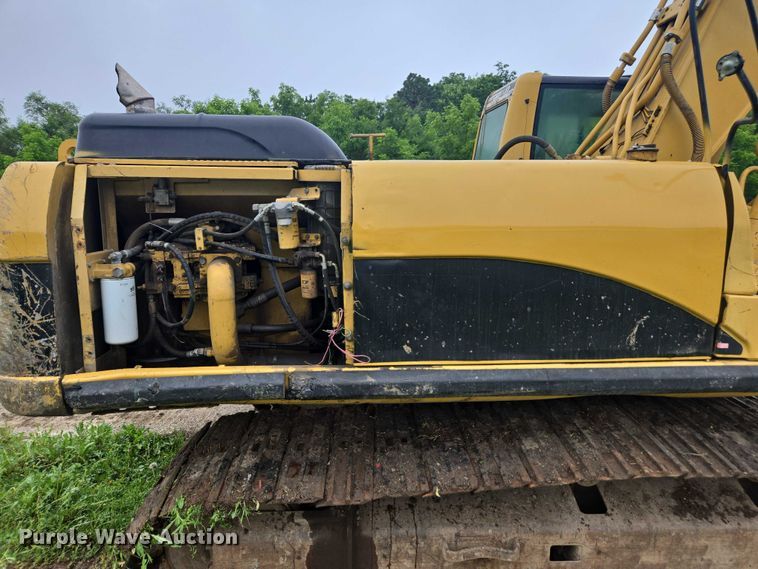 image for item DU7825 2005 Caterpillar 330CL excavator