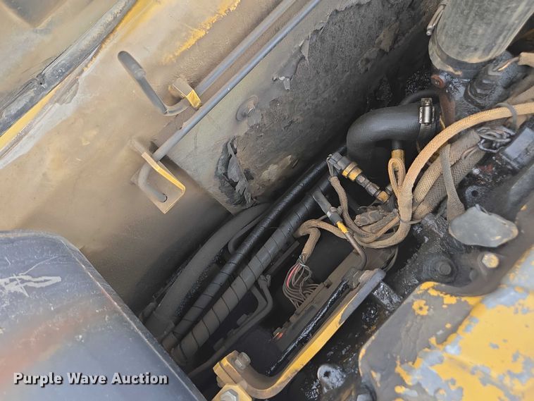 image for item DU7825 2005 Caterpillar 330CL excavator