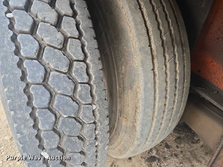 image for item DU7827 2004 AI-Jon 580 CL car logger