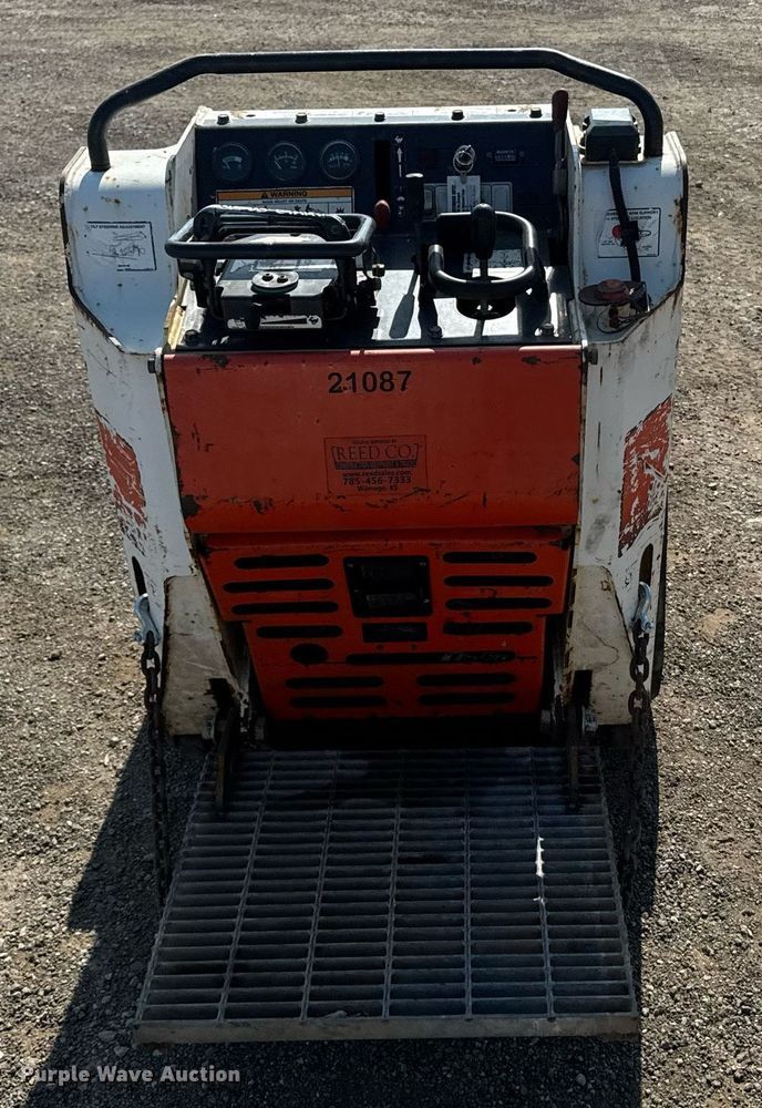 image for item DU7869 2016 Bobcat MT55 compact utility loader