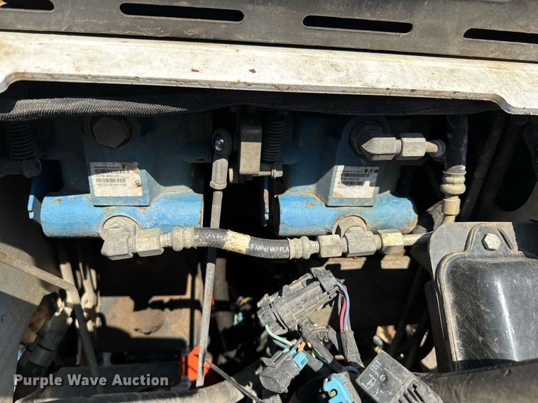 image for item DU7869 2016 Bobcat MT55 compact utility loader