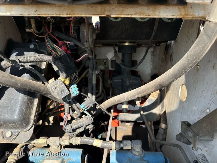 image for item DU7869 2016 Bobcat MT55 compact utility loader