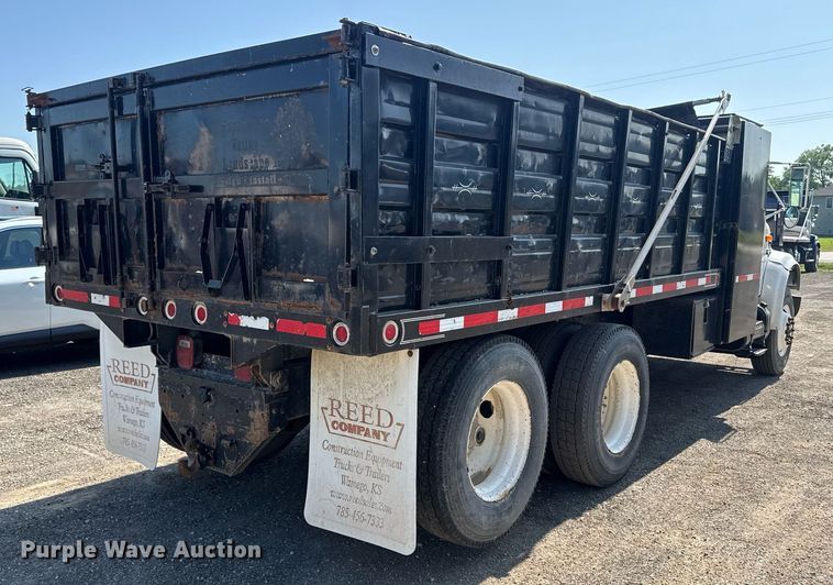 image for item DU7870 1999 International 4900 dump truck