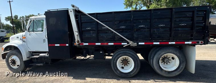 image for item DU7870 1999 International 4900 dump truck