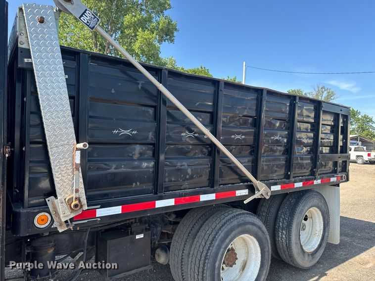 image for item DU7870 1999 International 4900 dump truck