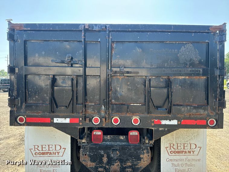 image for item DU7870 1999 International 4900 dump truck