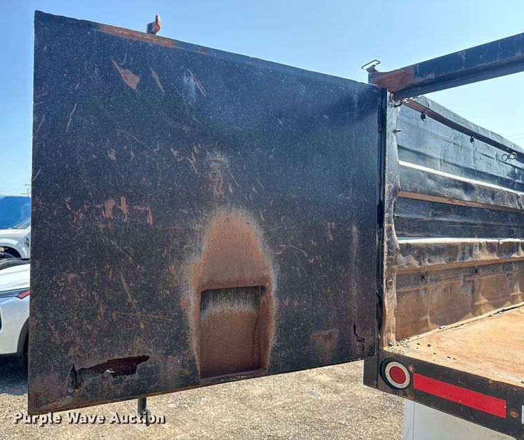 image for item DU7870 1999 International 4900 dump truck