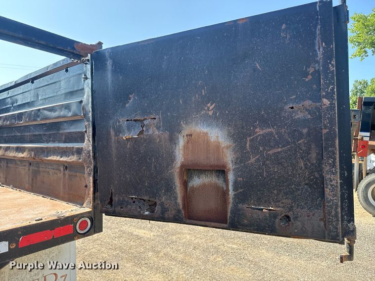 image for item DU7870 1999 International 4900 dump truck