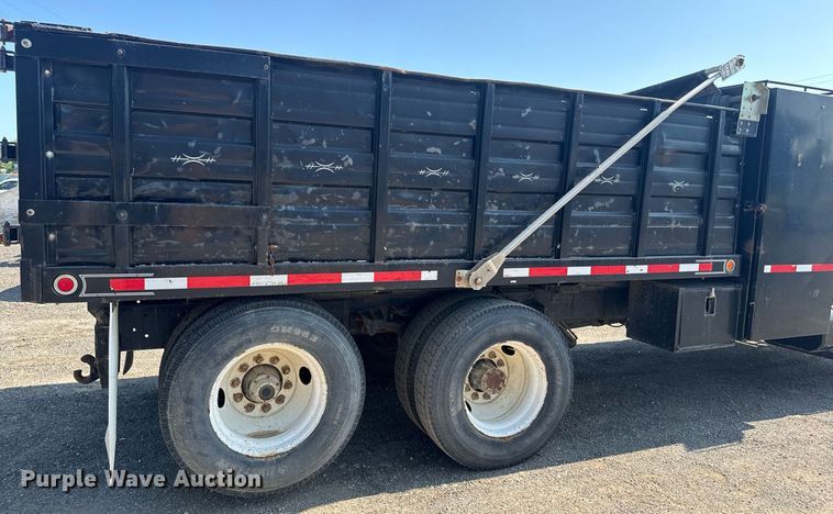 image for item DU7870 1999 International 4900 dump truck