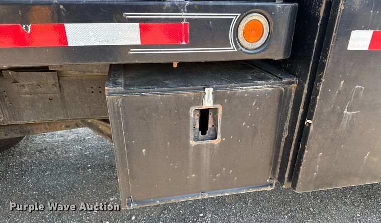 image for item DU7870 1999 International 4900 dump truck