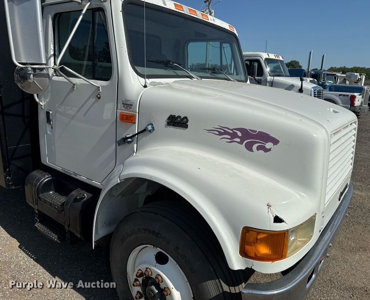 image for item DU7870 1999 International 4900 dump truck