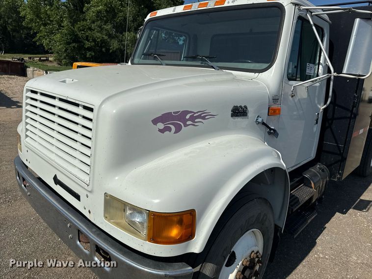 image for item DU7870 1999 International 4900 dump truck