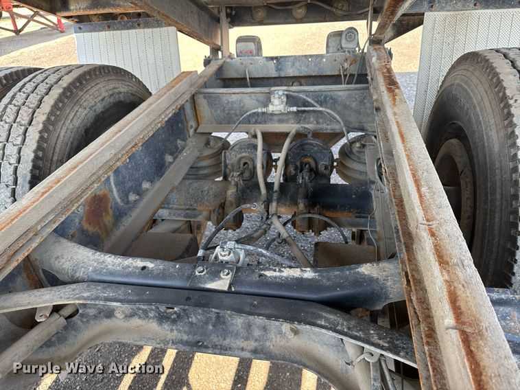 image for item DU7870 1999 International 4900 dump truck