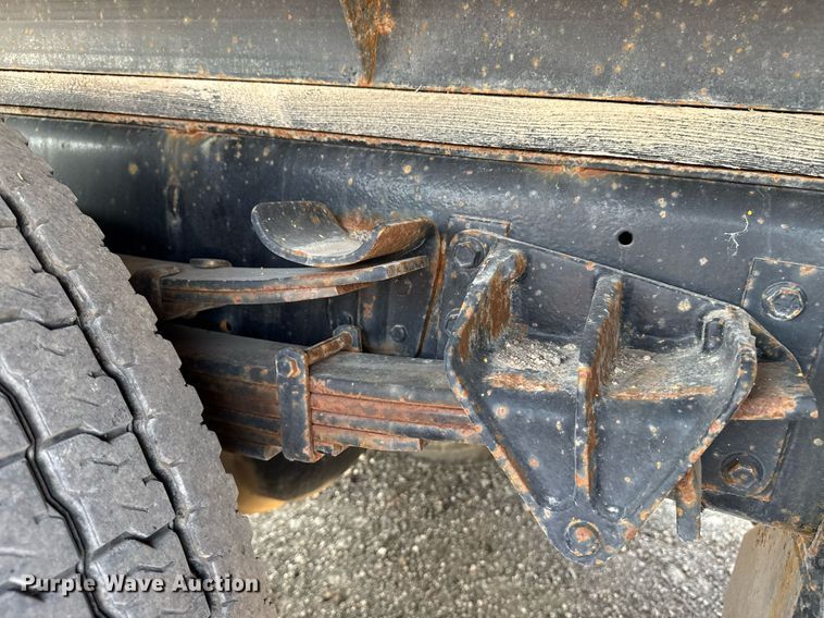 image for item DU7870 1999 International 4900 dump truck