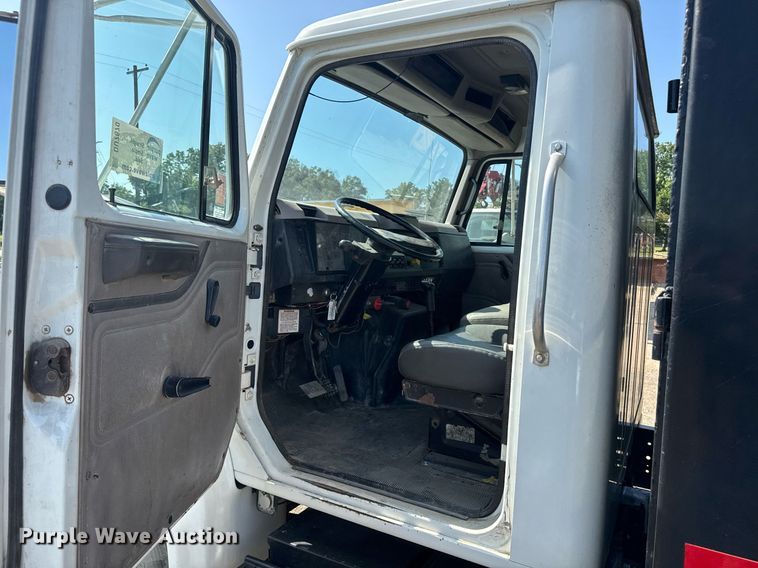 image for item DU7870 1999 International 4900 dump truck