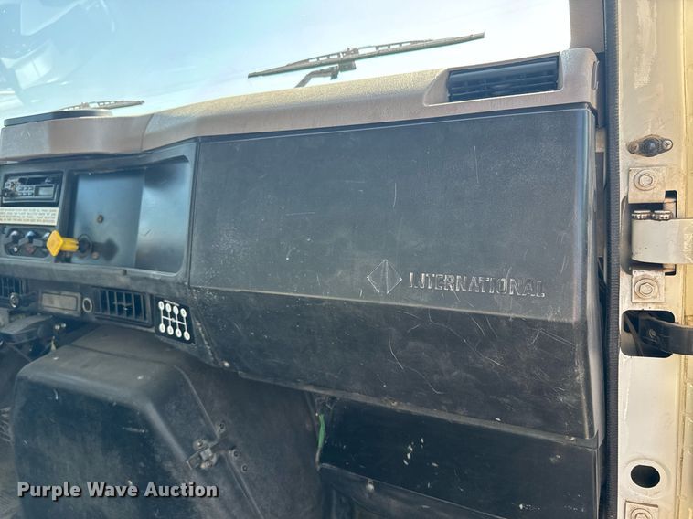 image for item DU7870 1999 International 4900 dump truck