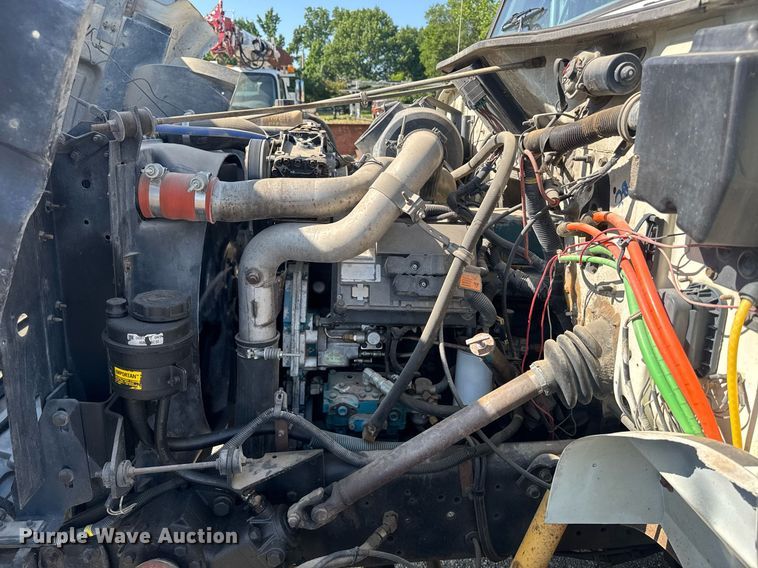 image for item DU7870 1999 International 4900 dump truck