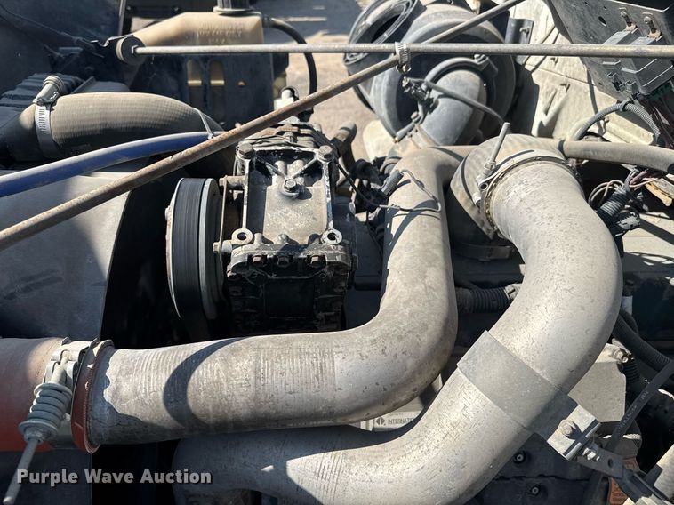 image for item DU7870 1999 International 4900 dump truck