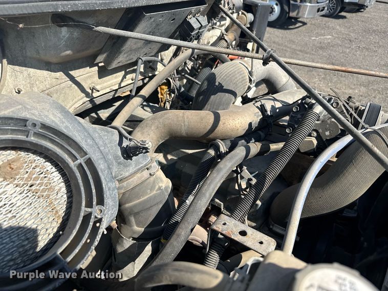 image for item DU7870 1999 International 4900 dump truck