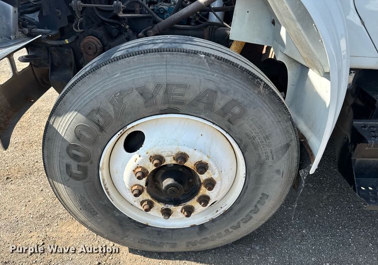 image for item DU7870 1999 International 4900 dump truck