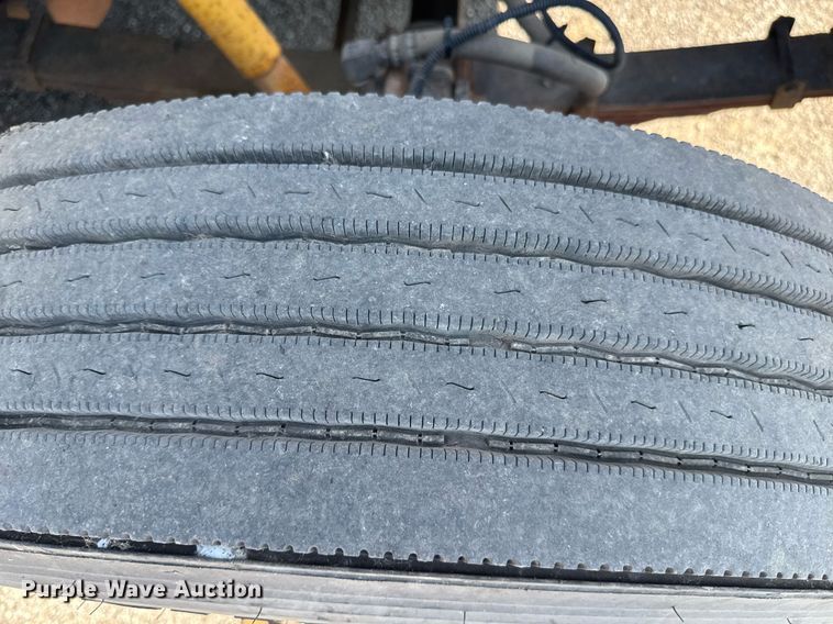 image for item DU7870 1999 International 4900 dump truck