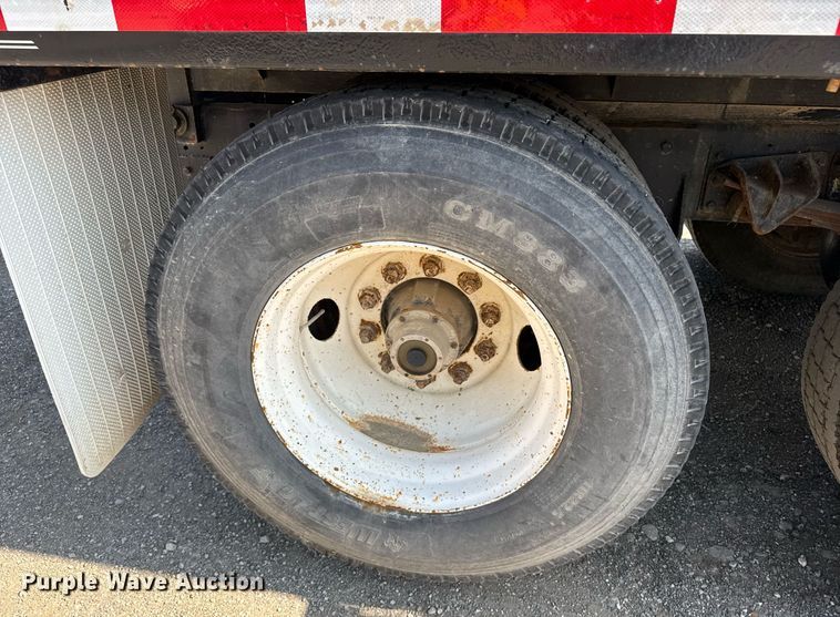 image for item DU7870 1999 International 4900 dump truck