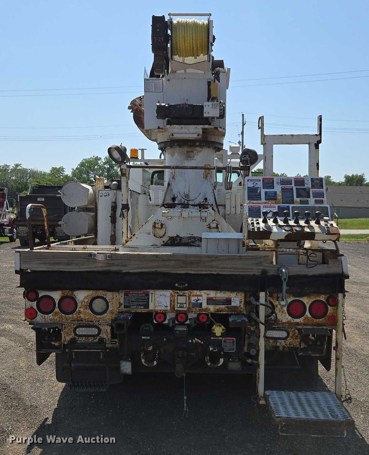 image for item DU7871 2013 Freightliner Business Class M2 digger derrick truck