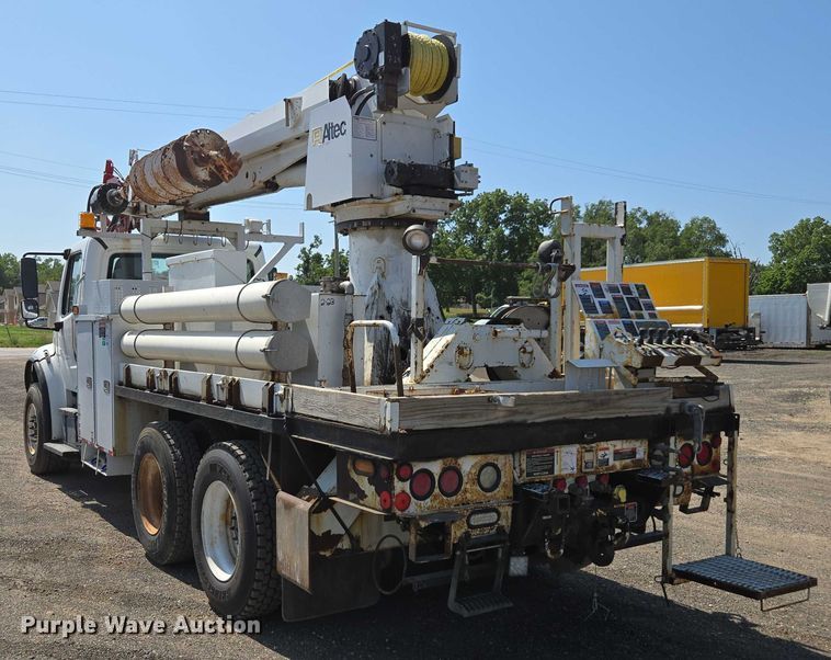 image for item DU7871 2013 Freightliner Business Class M2 digger derrick truck