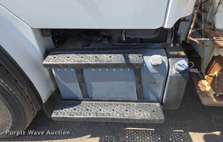 image for item DU7871 2013 Freightliner Business Class M2 digger derrick truck