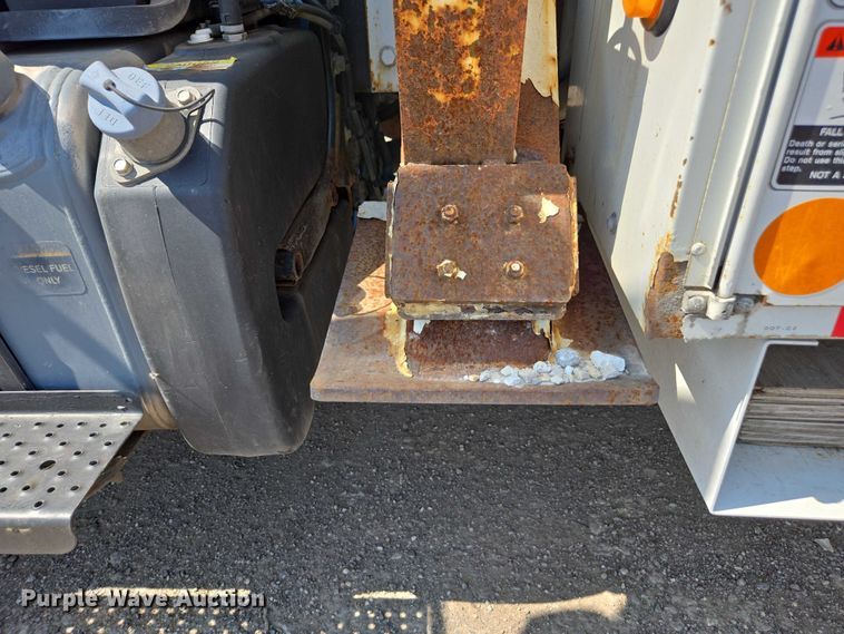 image for item DU7871 2013 Freightliner Business Class M2 digger derrick truck