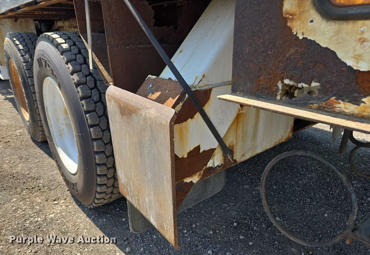 image for item DU7871 2013 Freightliner Business Class M2 digger derrick truck