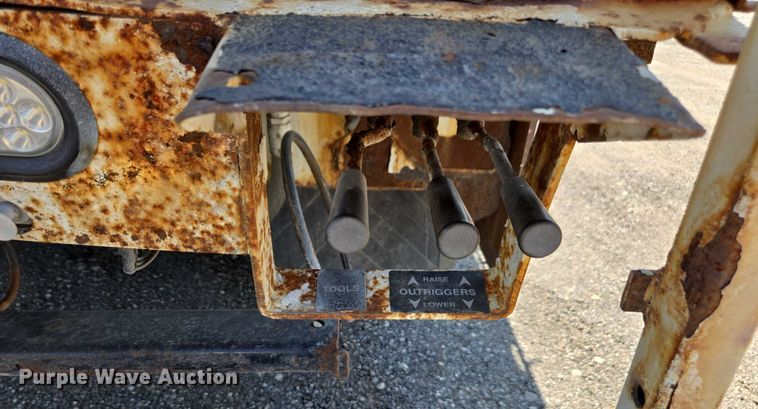 image for item DU7871 2013 Freightliner Business Class M2 digger derrick truck